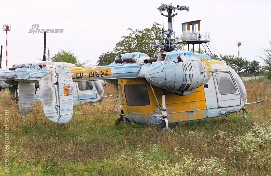 Phần bụng máy bay có thể được lắp đặt nhiều mô-đun khác nhau phù hợp cho từng nhiệm vụ cụ thể, một vài mô-đun phổ biến nhất là khoang hành khách với số lượng tối đa 6 người, mô-đun y tế với trang bị như một bệnh viện di động hay mô-đun... phun thuốc trừ sâu phục vụ cho mục đích làm nông nghiệp. Nguồn ảnh: Sina.