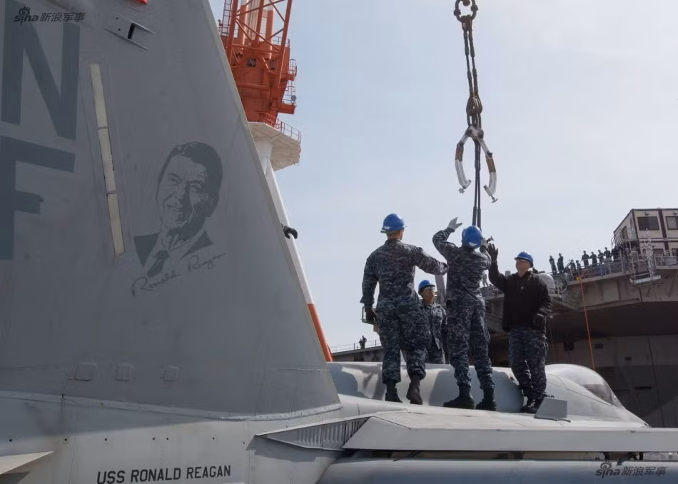 Nguyên nhân sự đề phòng này của Mỹ là do trong tháng 4 này phía Triều Tiên có tới 2 ngày lễ lớn đó là Ngày sinh nhật Cố lãnh đạo Kim Nhật Thành vào ngày 15/4 và Ngày quân đội Triều Tiên 25/4. Nguồn ảnh: Sina.