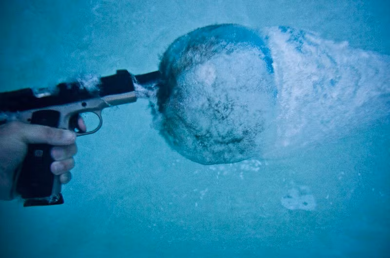 Để khắc phục nhược điểm đó, Nauy đang nghiên cứu và phát triển một loại đạn mới vừa bắn được trên cạn vừa bắn được dưới nước. Cụ thể phía Nauy tuyên bố rằng loại đạn mới này của họ sẽ có nhiều cỡ từ 5,56 tới 7,62 và 12,7 ly. Nguồn ảnh: Twisted.