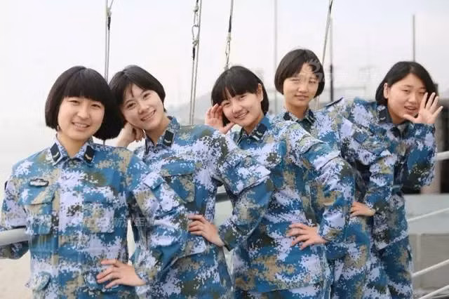 Những nữ quân nhân phục vụ ở vị trí thủy thủ thường là những người phải công tác xa nhà thường xuyên. Nguồn ảnh: Sina.