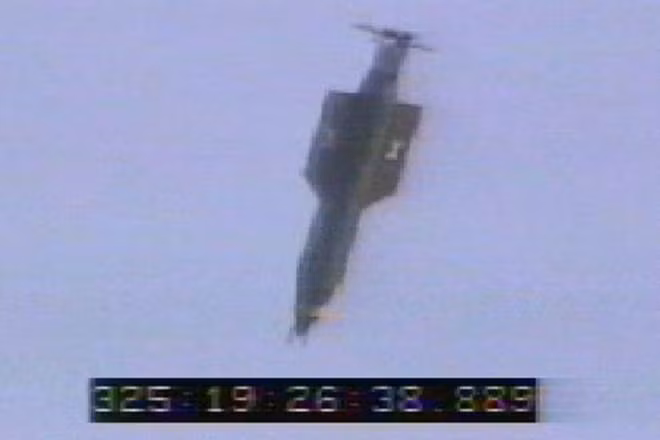 Quả bom đã được thả vào khu hang động phức hợp được cho là nơi trú ẩn của phiến quân IS tại tỉnh Nangarhar, Afghanistan. Đây là lần đầu tiên loại bom GBU-43/B này được mang ra thử nghiệm trên thực địa và mới chỉ là lần thứ ba Mỹ sử dụng loại bom này, hai lần trước đó đều là những vụ thả thử nghiệm. Nguồn ảnh: Financialexp.