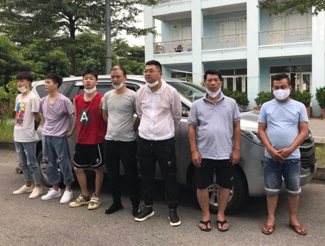 Thời gian này, Công an tỉnh Nghệ An đã điều tra, làm rõ 13 vụ/16 đối tượng, khởi tố 6 vụ/9 bị can về tội "Tổ chức cho người khác trốn đi nước ngoài trái phép"; Công an tỉnh Lạng Sơn riêng trong tháng 7 đã phát hiện, khởi tố 5 vụ/30 bị can về hành vi "Tổ chức môi giới cho người khác xuất cảnh, nhập cảnh trái phép"; Công an tỉnh Quảng Ninh đã phát hiện, khởi tố 2 vụ/9 đối tượng về hành vi "Tổ chức cho người khác nhập cảnh Việt Nam trái phép"; Công an thành phố Đà Nẵng đã phát hiện, điều tra, khởi tố vụ án, khởi tố 3 bị can về hành vi "Tổ chức cho người khác nhập cảnh Việt Nam trái phép"… 