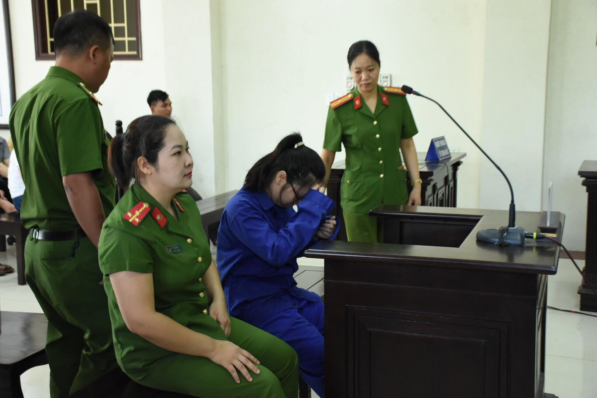 Sự hối hận là biểu hiện của nữ bị cáo khi ra tòa.