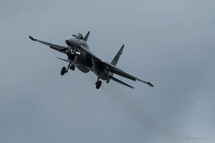 Thỏa thuận cung cấp cho Ai Cập hơn 20 tiêm kích Su-35 có hiệu lực vào cuối năm 2018. Do đó Ai Cập trở thành quốc gia thứ hai trên thế giới sau Trung Quốc sở hữu các máy bay chiến đấu mới nhất của Nga.