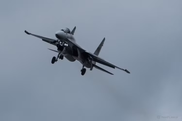 Thỏa thuận cung cấp cho Ai Cập hơn 20 tiêm kích Su-35 có hiệu lực vào cuối năm 2018. Do đó Ai Cập trở thành quốc gia thứ hai trên thế giới sau Trung Quốc sở hữu các máy bay chiến đấu mới nhất của Nga.