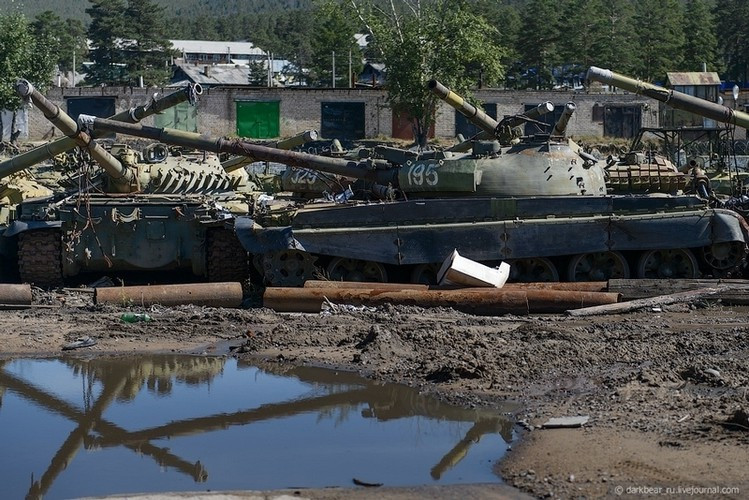 Nhưng tới năm 1992, sau khi Liên Xô sụp đổ, nhà máy đã ngưng hoàn toàn dây chuyền công nghệ cũ.