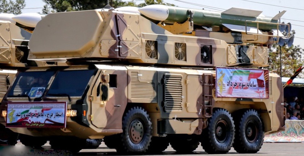 Cụ thể, trong khi áp sát nhằm ép máy bay Israel ra khỏi biên giới Syria, tiêm kích Nga đã suýt bị bắn hạ bởi hệ thống tên lửa phòng không Khordad-3 của Iran được bố trí cách đó không xa.