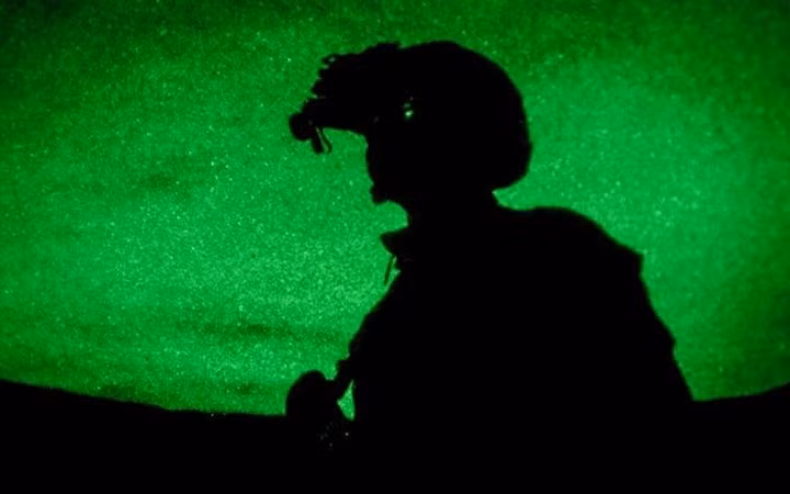 Thủy quân lục chiến Mỹ đang thử kính quang học trong cuộc Tập trận Kỹ thuật Hải quân tối tân 2018 (ANTX-18).