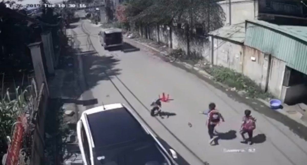 O to 16 cho lam rot 3 hoc sinh xuong duong: Phong Giao duc noi gi?