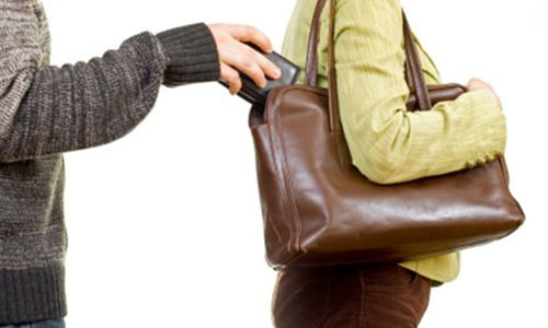 Ten lua dao tra lai tien vi nan nhan 