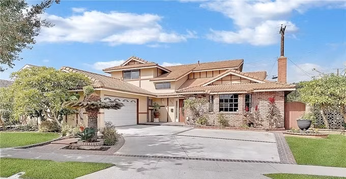 Can canh biet thu 28 ty o My danh hai Thuy Nga moi tau