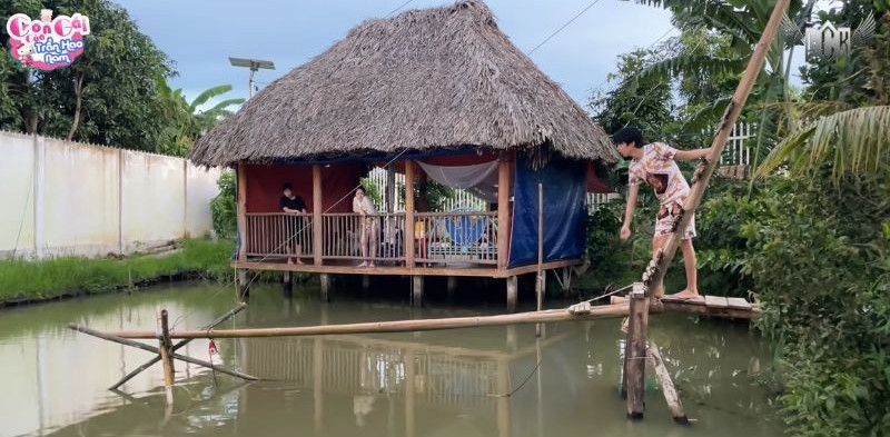 Ngôi nhà của Lâm Chấn Khang nằm trên một khu đất rộng tại Cần Thơ. Ảnh: Chụp màn hình