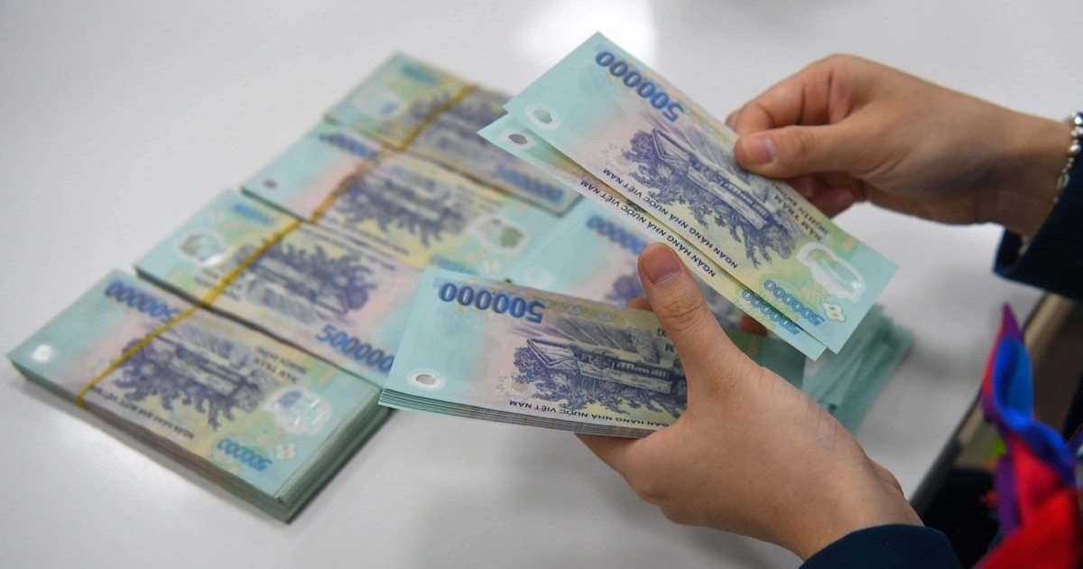 Chỉ còn ít ngày nữa là kết thúc năm 2022 và hơn 3 tuần nữa là người lao động trên cả nước bước vào kỳ nghỉ Tết Nguyên đán Quý Mão 2023. Các địa phương đã có báo cáo về tình hình thưởng Tết 2023 của các doanh nghiệp. Ảnh: VOV