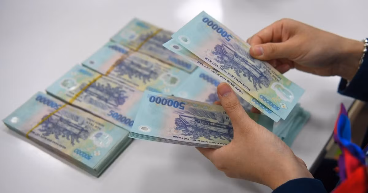 Chỉ còn ít ngày nữa là kết thúc năm 2022 và hơn 3 tuần nữa là người lao động trên cả nước bước vào kỳ nghỉ Tết Nguyên đán Quý Mão 2023. Các địa phương đã có báo cáo về tình hình thưởng Tết 2023 của các doanh nghiệp. Ảnh: VOV