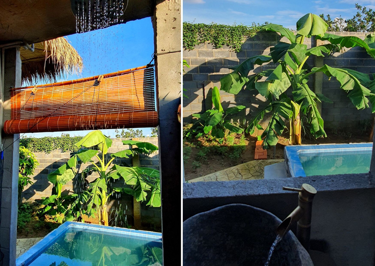 Bao quanh khối nhà là vườn cây bóng mát, vườn rau và lối đi dạo.