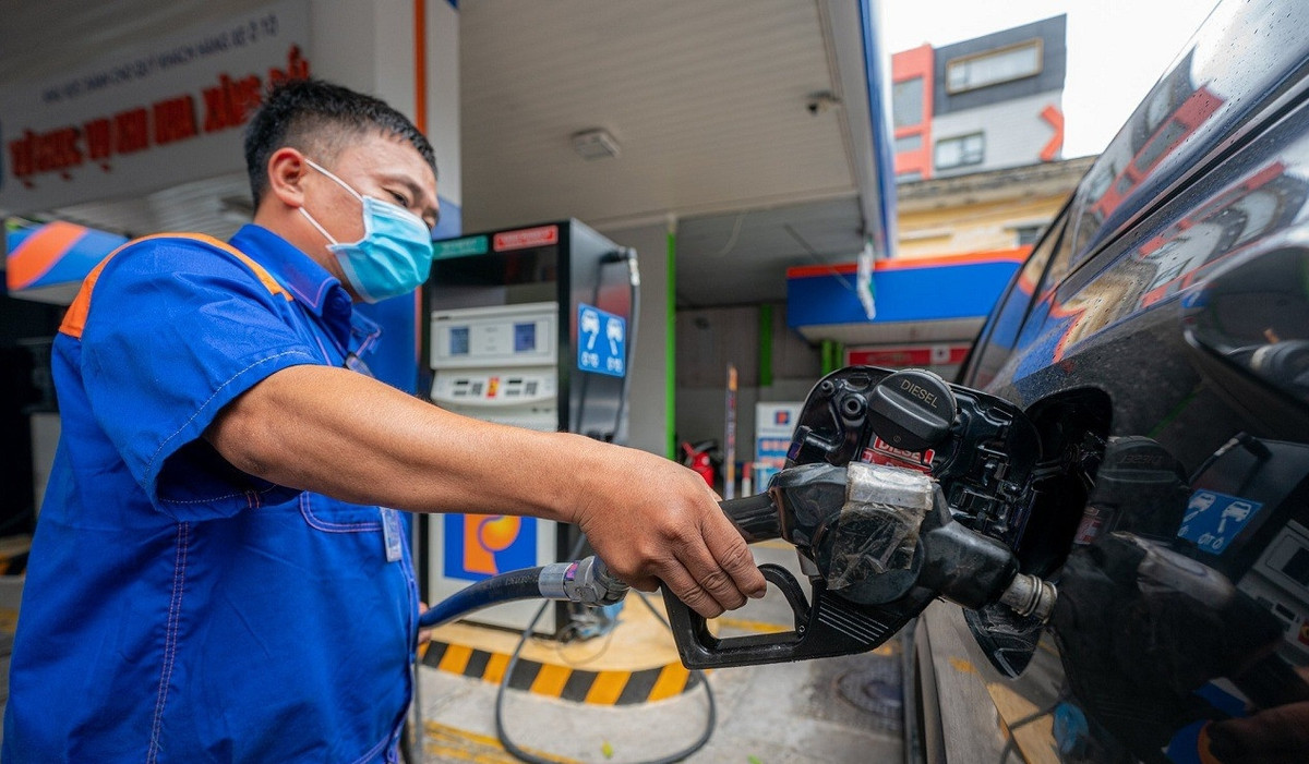 Gia xang tiep tuc giam, con hon 20.000 dong/lit