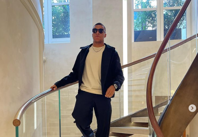 Ngoài ra, Kylian Mbappe còn có một căn hộ áp mái 2 tầng, diện tích 600 m2 ở thủ đô Paris. Ảnh: Instagram