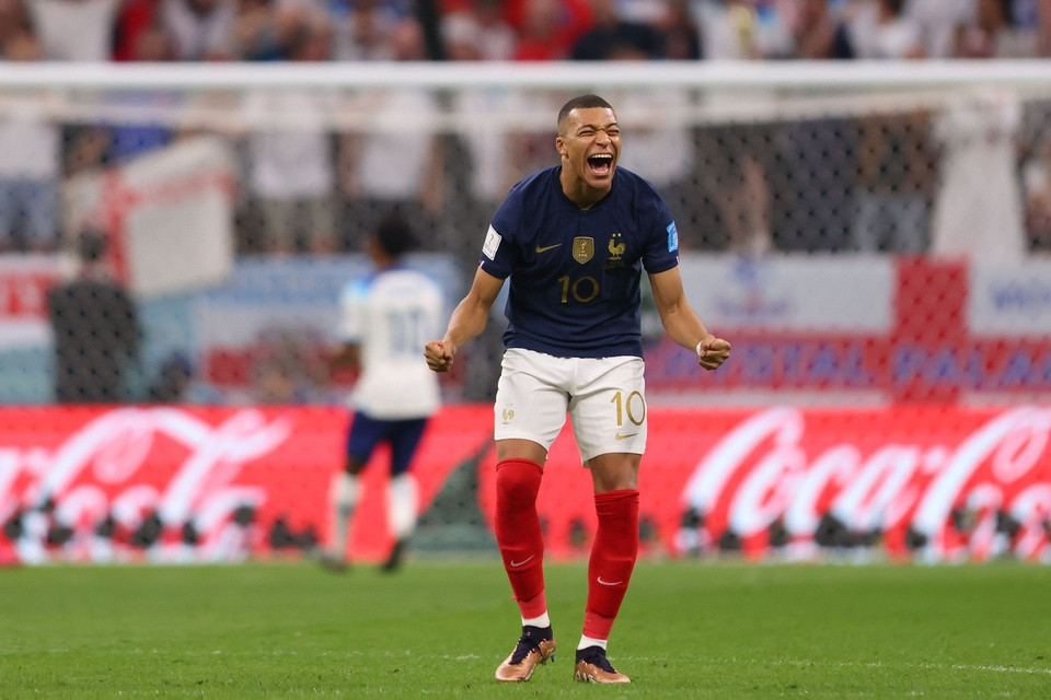Dù mới chỉ xuất hiện ở 2 kỳ World Cup nhưng Kylian Mbappe đã cán mốc 9 bàn. Mbappe đồng thời là cầu thủ duy nhất ghi 9 bàn tại World Cup khi chưa tròn 24 tuổi. Ảnh; Zing