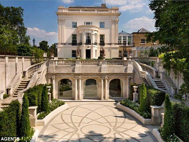 Bên cạnh cung điện nguy nga, các thành viên gia tộc Thani cũng được sống ở các dinh thự sang trọng bậc nhất London. Ảnh: TheSun