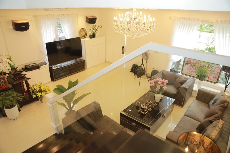 Mọi nội thất trong nhà đều được nam ca sĩ lựa chọn theo phong cách Châu Âu. Ảnh: 2dep