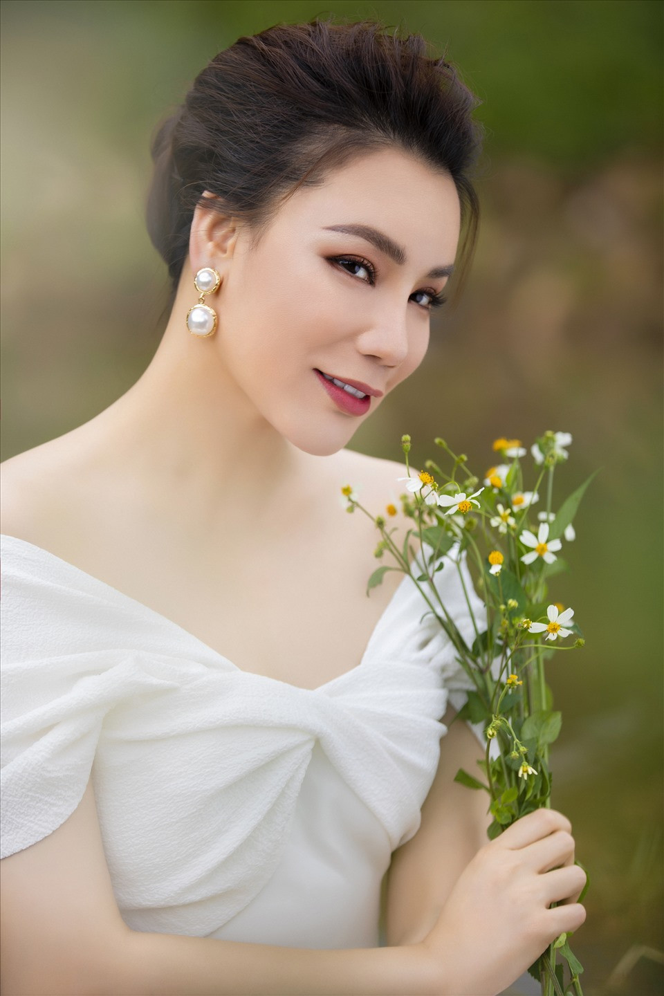  Hồ Quỳnh Hương là một trong những nữ ca sĩ nổi tiếng nhất của dòng nhạc trẻ ở Việt Nam. Tuy nhiên, từ lâu Hồ Quỳnh Hương đã rút lui khỏi showbiz, lui về cuộc sống kinh doanh. Ảnh: Lao động