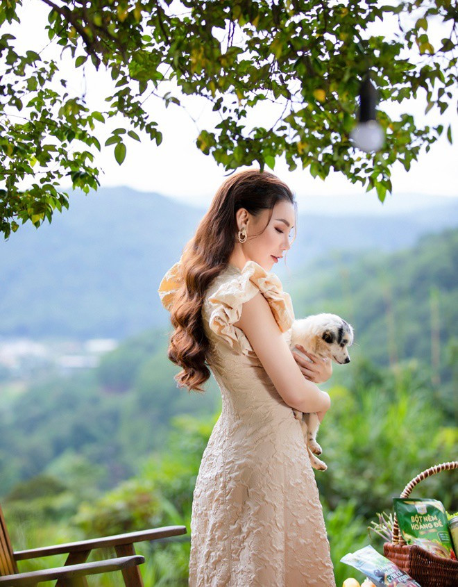 Ở tuổi 42, Hồ Quỳnh Hương chọn cuộc sống độc thân cùng khối tài sản đáng mơ ước. Ảnh: Facebook