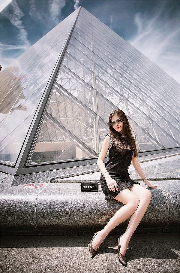 Lê Âu Ngân Anh cũng là một “tay chơi hàng hiệu” khét tiếng. Ảnh: FBNV