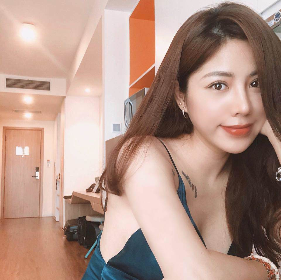 Võ Hồng Hạnh từng được mọi người ưu ái gọi là "Nữ cơ phó xinh nhất Việt Nam".