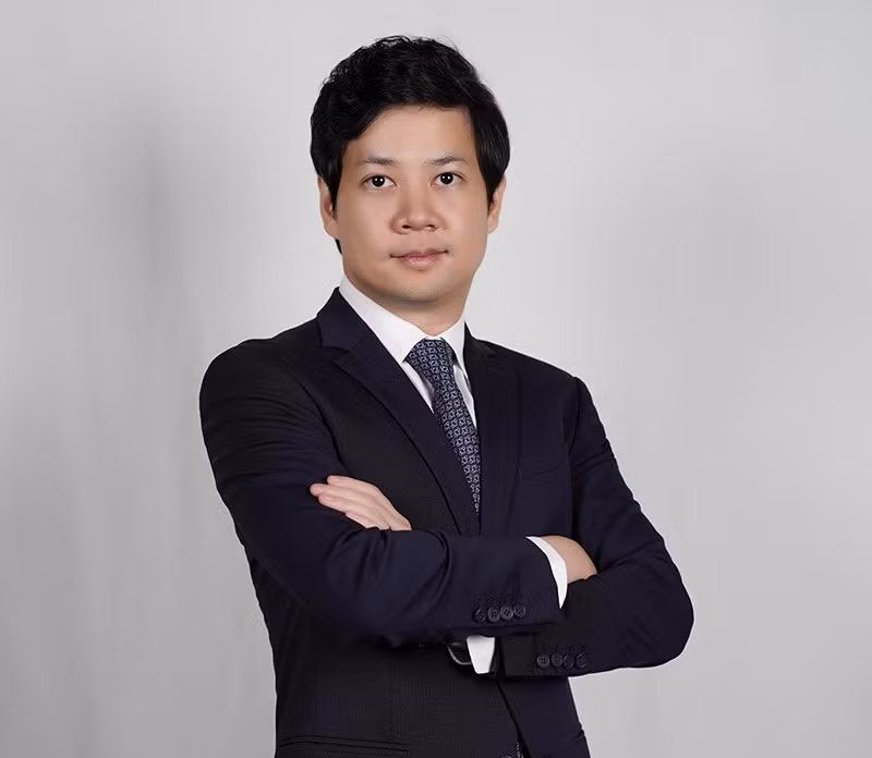 Năm 2015, Trung Tín được bổ nhiệm làm Tổng Giám đốc Công ty cổ phần Tập đoàn Trung Thuỷ. Chỉ mới 28 tuổi, Trung Tín đã trở thành CEO của một tập đoàn kinh tế lớn mạnh, sở hữu nhiều dự án bất động sản có tiếng tại Sài Gòn. Ảnh: Yan