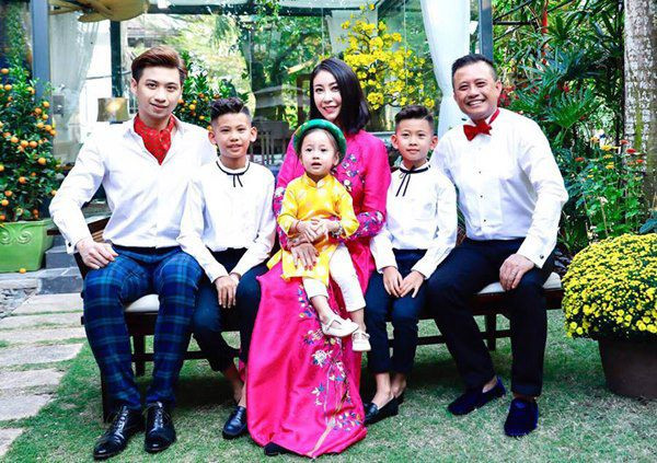 Hiện tại, vợ chồng Hà Kiều Anh có ba người con chung, hai quý tử và một ái nữ. Gia đình nàng hậu đang sống trong căn biệt thự vườn 500m2 tại quận 2 (TP HCM). Ảnh: Internet