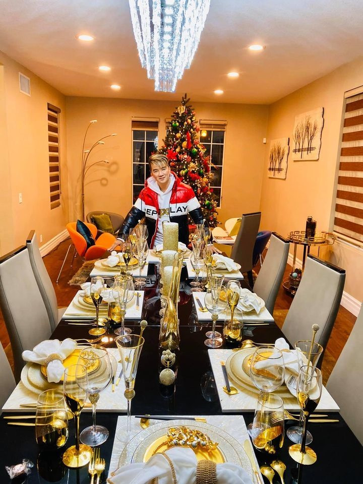 Cũng như Lệ Quyên, từ lâu Đàm Vĩnh Hưng đã tậu căn biệt thự tại Mỹ làm chốn đi về mỗi lần nam ca sĩ sang lưu diễn. Ảnh: FBNV