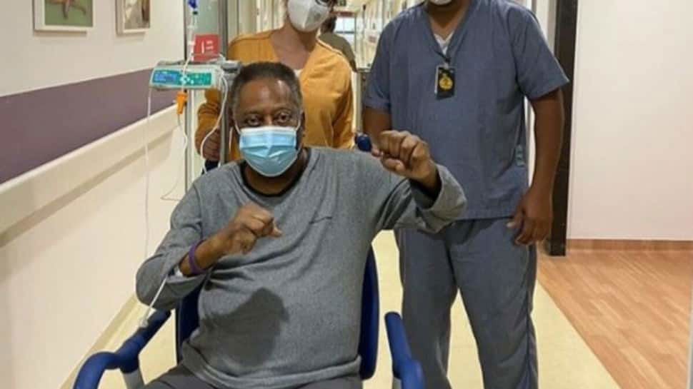 Sức khỏe của ông " Vua bóng đá" Pele đang trở thành mối quan tâm hàng đầu với người hâm mộ trên toàn cầu. Hiện tại, tình hình sức khỏe của ông đang diễn biến xấu khi căn bệnh ung thư ruột kết đã làm suy giảm chức năng thận và tim. Ảnh: Arise News