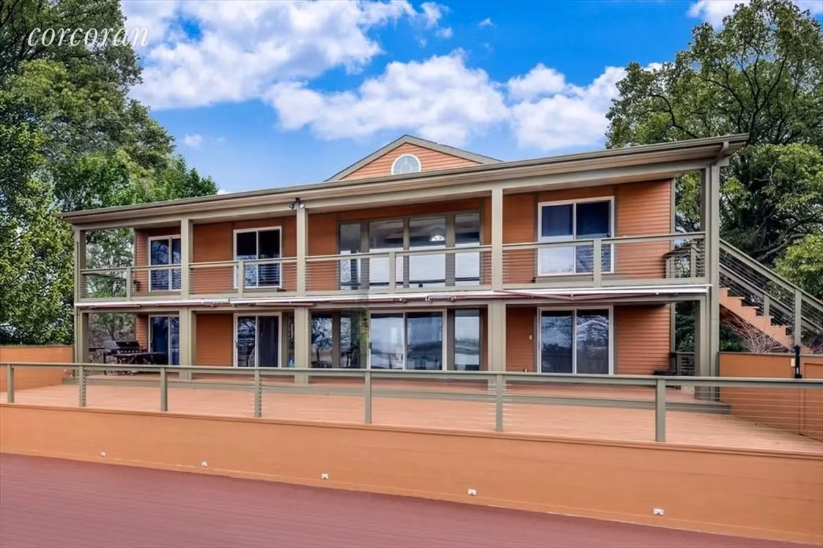 Đến năm 2018, tờ New York Post tiết lộ Pele đã bán nông trại này với giá 2,85 triệu USD. Ảnh: TheSun