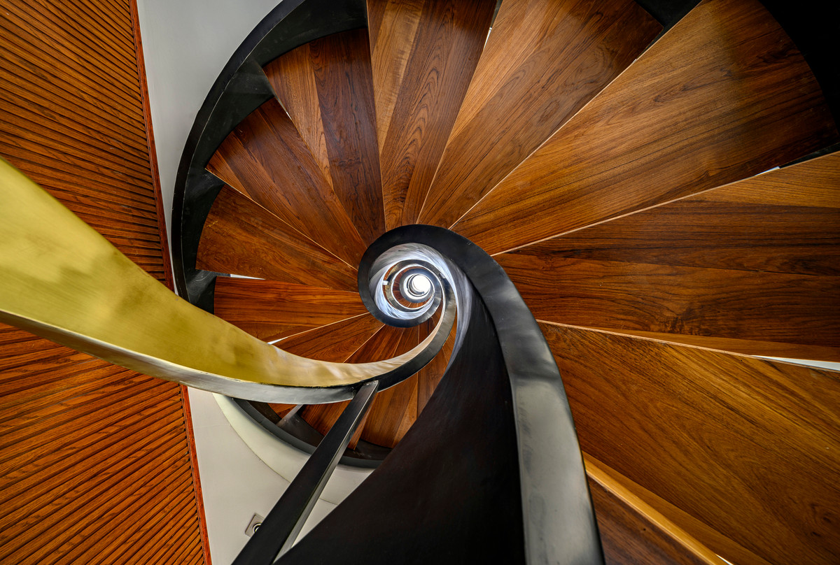 Đây cũng là giếng trời để lấy ánh sáng tự nhiên và lưu thông không khí cho căn biệt thự.