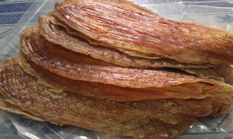 Khô rắn là đặc sản nổi tiếng ở miền Tây. Mặc dù khi nghe tên đã khiến nhiều người "rùng mình" nhưng lại cực kỳ hút khách. Ảnh: Facebook