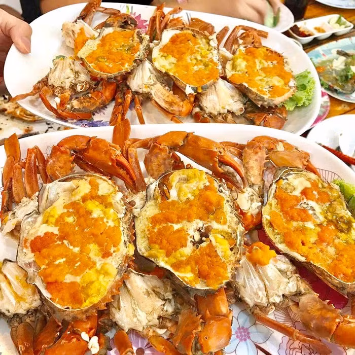 Những con cua Cà Mau sống trong môi trường sinh thái rừng ngập mặt nên có hương vị rất riêng, không thể lẫn với những loài cua khác.