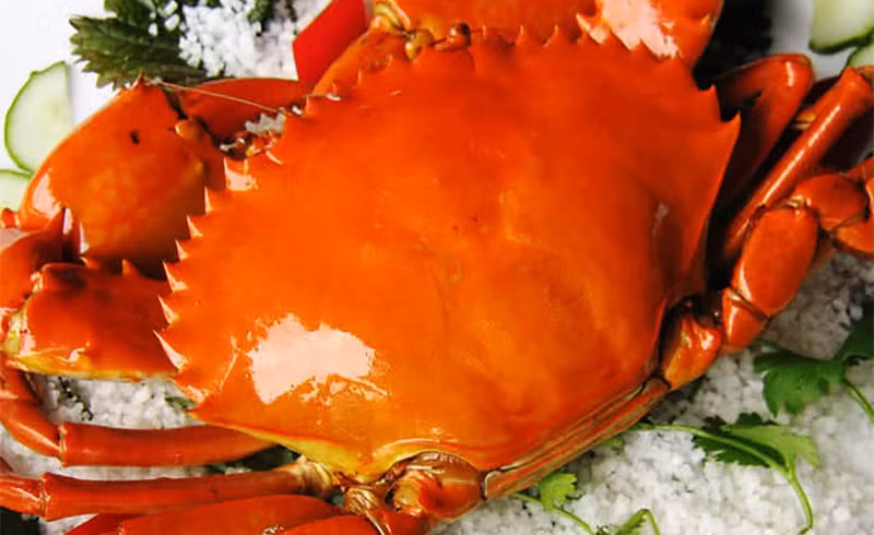 Cua biển Cà Mau luôn là đặc sản hút khách bởi có hương vị rất riêng với độ ngọt, thơm tự nhiên, hấp dẫn. Ảnh: Facebook