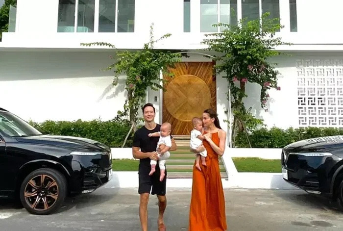 Hồ Ngọc Hà mới tậu căn nhà trị giá khoảng 30 tỷ này sau khi sinh hai nhóc tỳ Leon và Lisa. Ảnh: Facebook