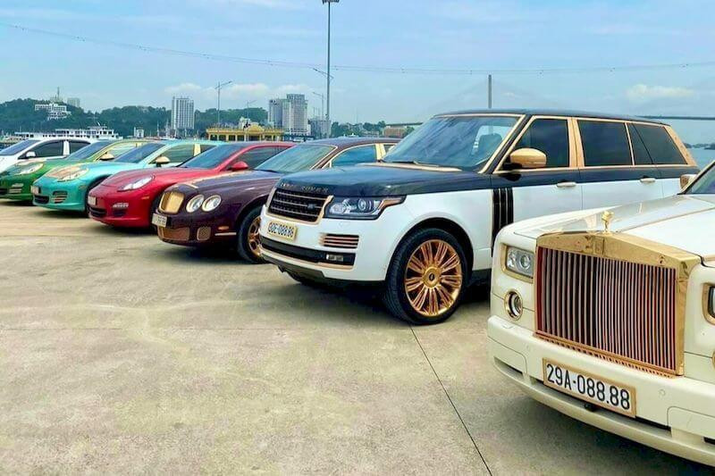 Siêu xe dát vàng cũng là thú chơi của không ít giới nhà giàu Việt. Ảnh: Vietnamnet