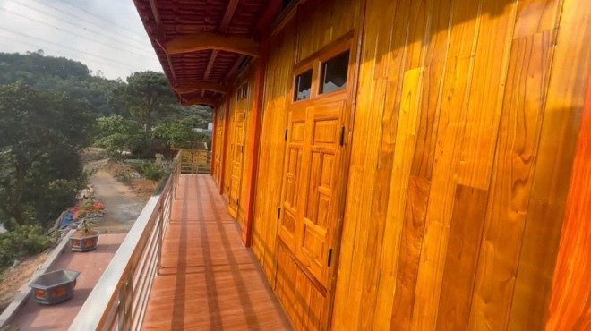 Nam diễn viên cho từng tiết lộ, mặt sàn tầng trên rộng 210m2.