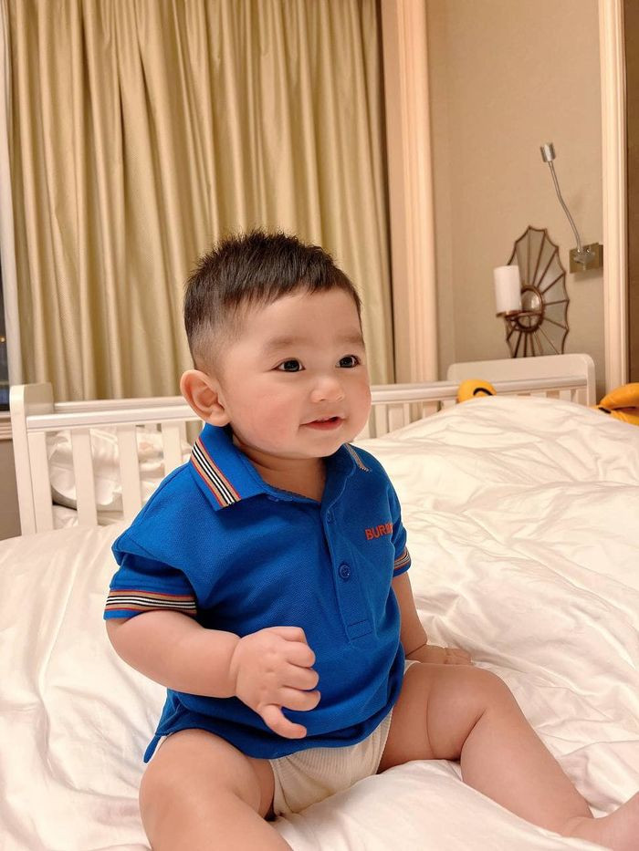 Phòng ngủ của con trai Chi Bảo được trang trí sang chảnh. Ảnh: Facebook Chang.TV