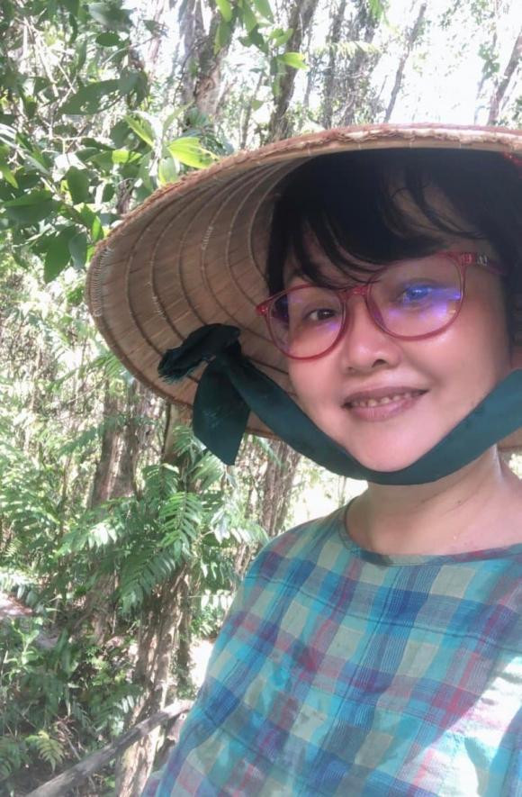 Dù có đời tư kín tiếng nhưng Thu Uyên cũng rất hay chia sẻ về những hình ảnh đời thường giản dị, đặc biệt là khi làm một cô nông dân đích thực.