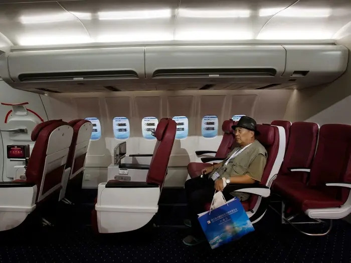 Bên trong khoang nội thất của máy bay Comac C919. Ảnh: Reuters