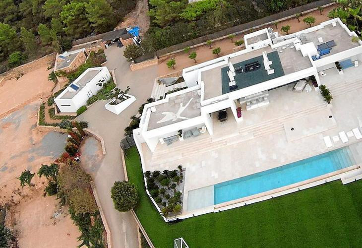 Tháng 9/2022, Messi mua một ngôi nhà ở Ibiza (Tây Ban Nha), nơi anh cùng vợ con thường đi nghỉ. Ảnh: DM