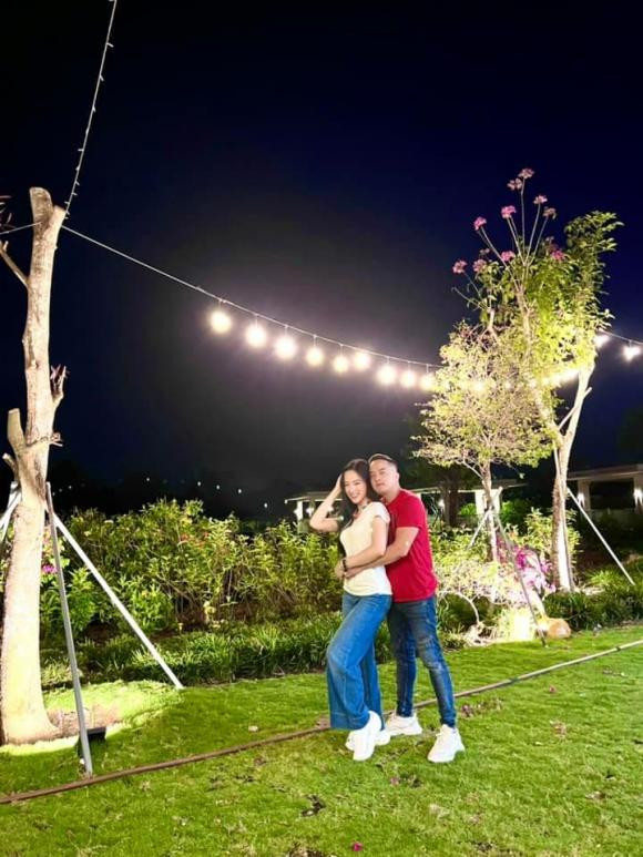 Điểm đắt giá của căn nhà là view bên bờ sông cực thoáng, không gian mở và đón gió.