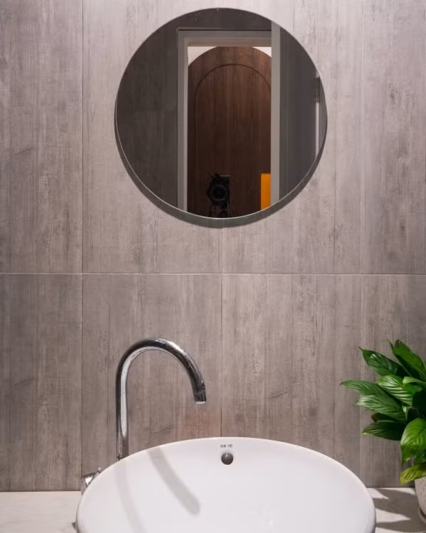 Phòng tắm thiết kế tối giản, hiện đại. Ảnh: FB Ngoc Han Dang