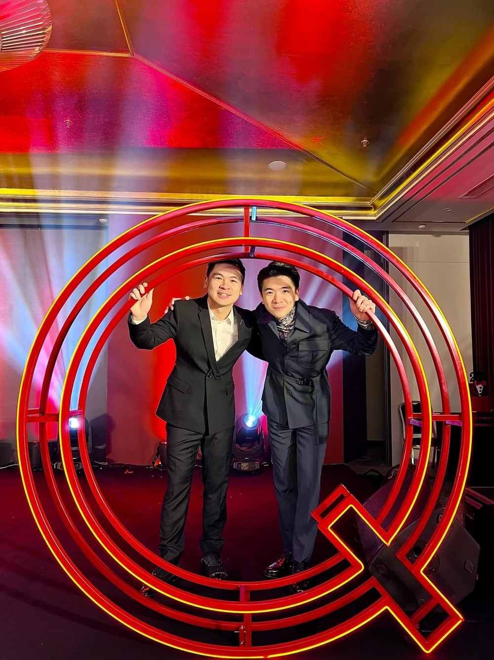 Anh trai của Đỗ Vinh Quang là Đỗ Quang Vinh hiện giữ chức Chủ tịch HĐQT SHS, Phó tổng giám đốc, Giám đốc khối ngân hàng số, Phó giám đốc khối ngân hàng bán lẻ tại SHB. Ảnh: FB Đỗ Quang Vinh