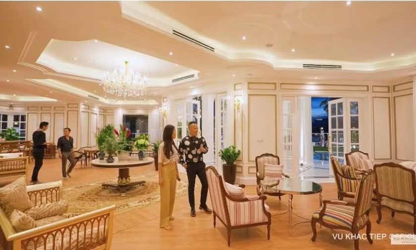 Vũ Khắc Tiệp cho biết, căn biệt thự này có giá trị bằng 3 căn biệt thự bình thường cộng lại, do hơn 50 nhà thầu xây dựng.