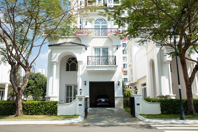 Hiện tại, MC Thanh Mai đang sống trong căn biệt thự màu trắng có diện tích lên tới 800m2. Ảnh: Zing