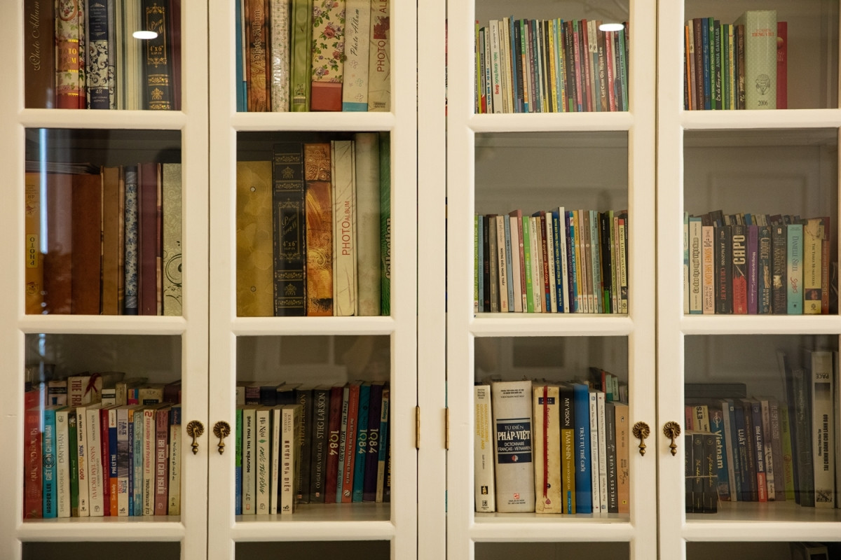 "Nữ hoàng ảnh lịch" Thanh Mai sở hữu nhiều đầu sách quý. Ảnh: FBNV